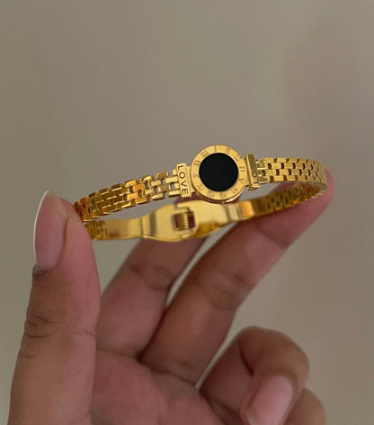 Golden/black bracelet